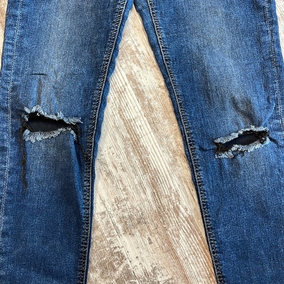 Bershka Distressed Denim Skinny Jeans Size 6 - Picture 4 of 6